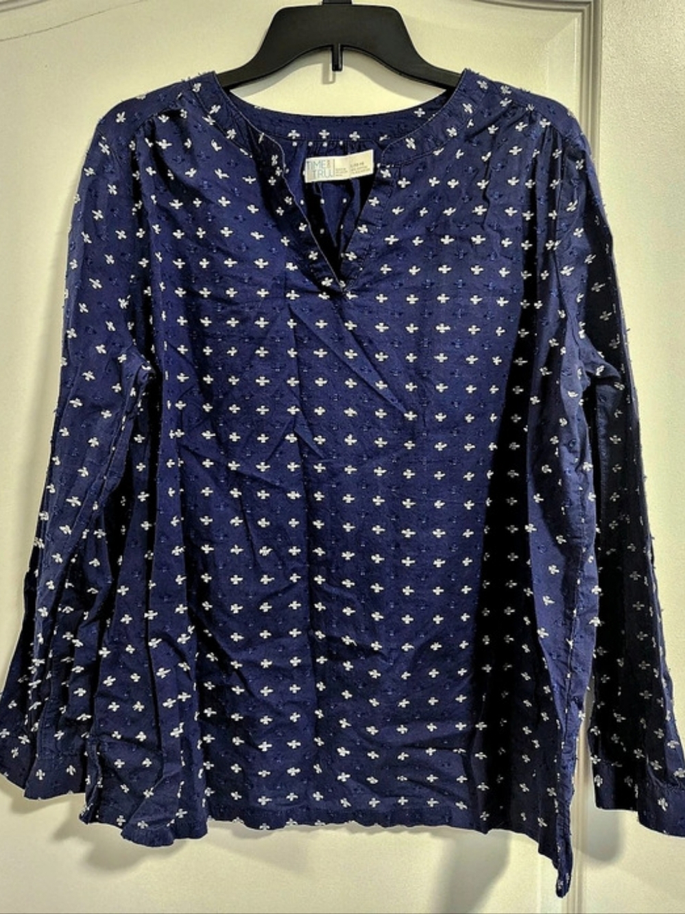 Time and Tru Floral Long Sleeve Blouse in Blue & White Size Large